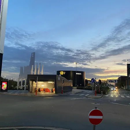 Apartmán 1-e Bel Spacieux Climatise Parking Prive Gratuit Sur Demande Charleroi