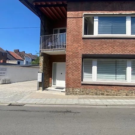 1-e Bel Spacieux Climatise Parking Prive Gratuit Sur Demande Apartmán Charleroi